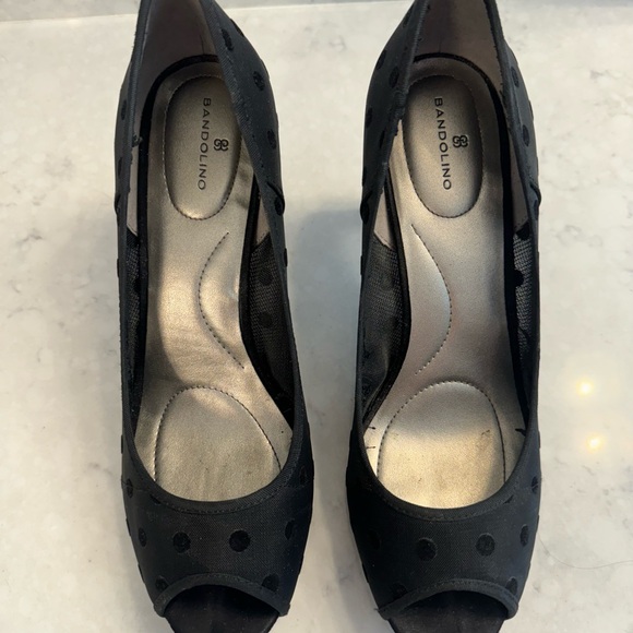 BANDOLINO mesh fabric polka dot heels size 9 1/2 - Picture 3 of 7